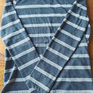 Boys size 8 long sleeve tee shirt